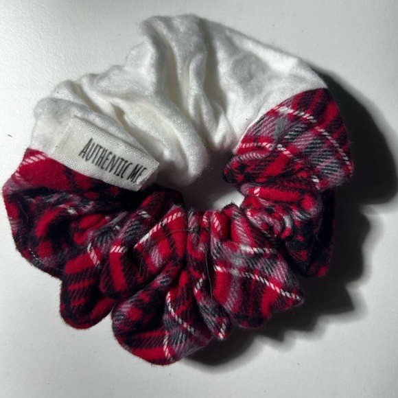 Hand Sewn Red Plaid & White Scrunchie - Picture 1 of 2